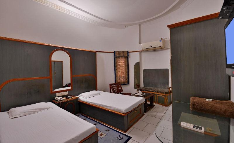 Hotel Sahil Palace Rupnagar  Екстериор снимка